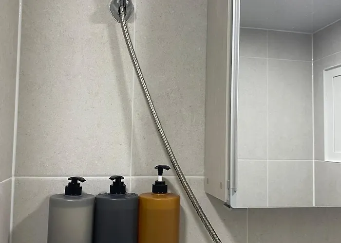 Sweethome, 2 & Beds By Kunkook Station Line2,7