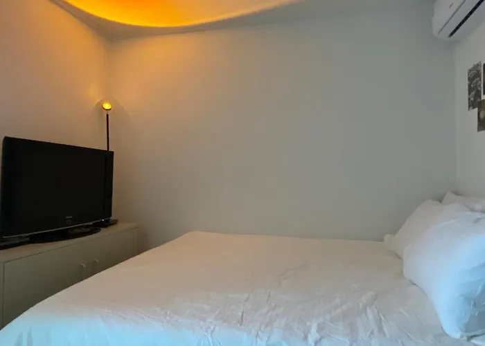 Villa Sweethome, 2 & Beds By Kunkook Station Line2,7 Seoul
